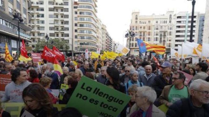 La izquierda valencianista se manifiesta en la primera marcha bajo el gobierno de PP y Vox