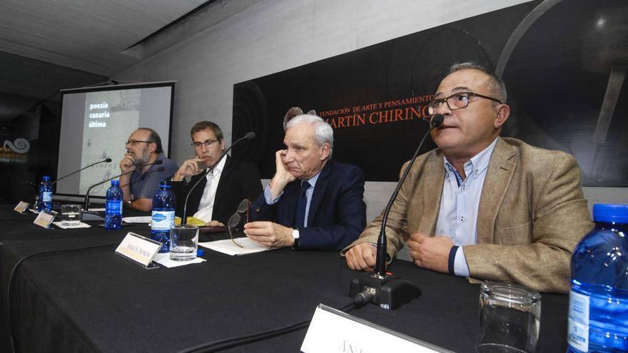 De izq. a dcha., Jorge A. Liria (editorial Mercurio), Oswaldo Guerra, Jorge Rodríguez Padrón y Antonio Puente.