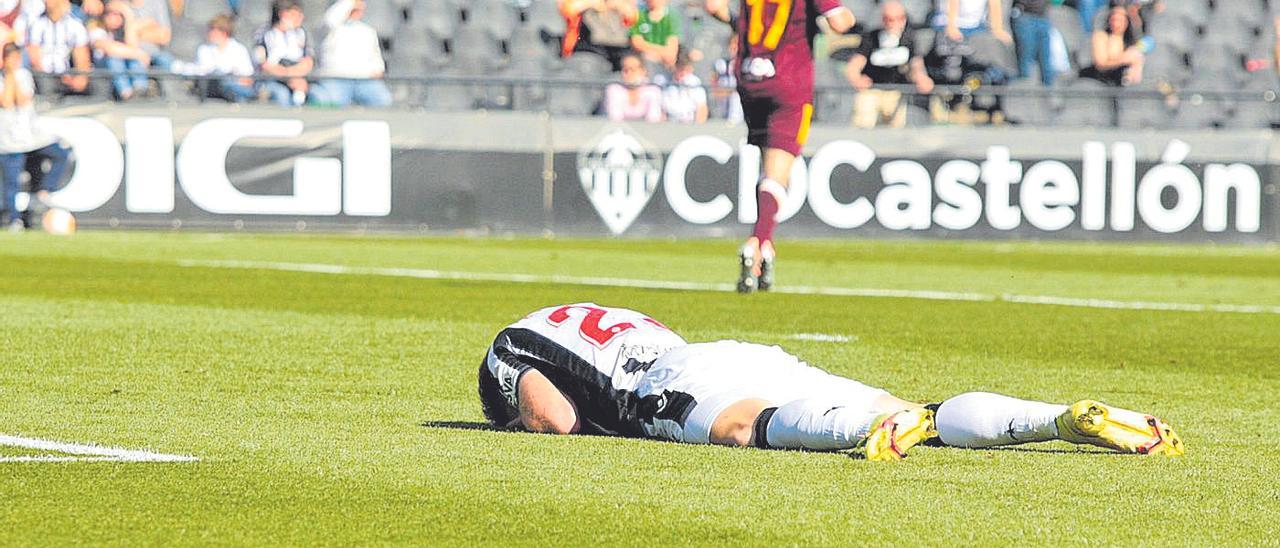 Mario Barco, desolado, en el Castellón-Albacete, último partido en el Estadio Castalia hasta la fecha.