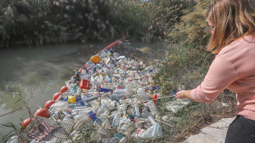 Orihuela vuelve a limpiar el río esta semana tras retirar 11 toneladas de basura en enero