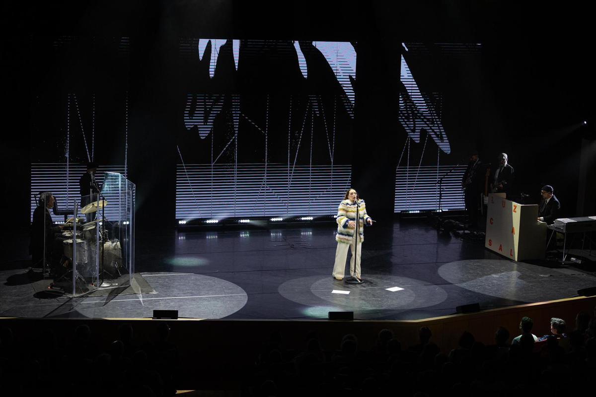En imágenes | Así ha sido el concierto de Luz Casal en el Auditorio de Zaragoza