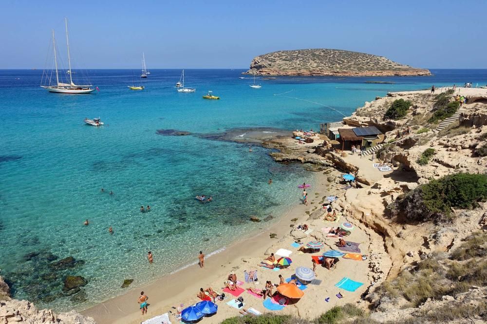 Vista de una playa de Ibiza.