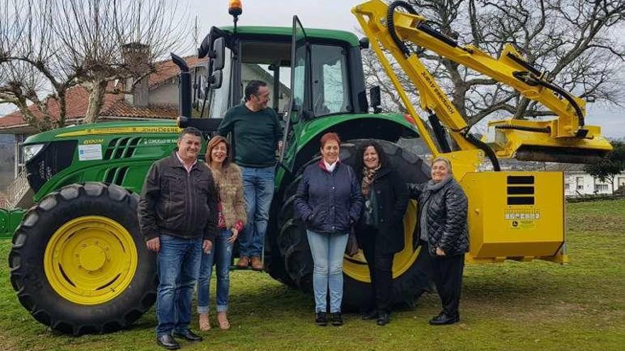 Nuevo tractor para Ramirás. // FdV