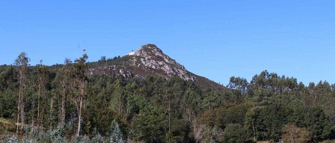 Vista del Pico Sacro. // boqueixon.com