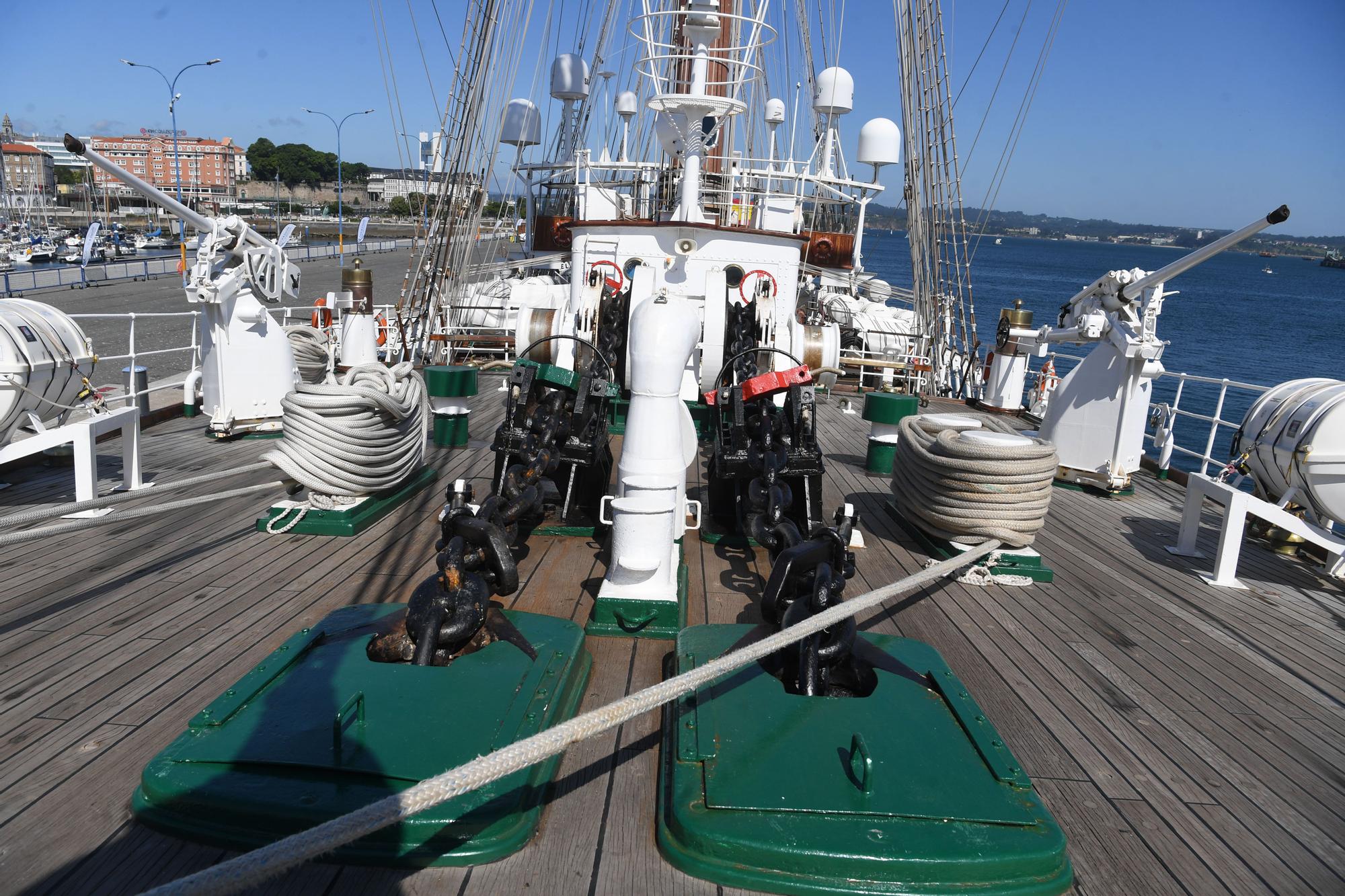 El 'Juan Sebastián de Elcano' ya está en A Coruña