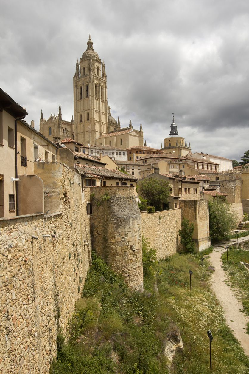 El precioso pueblo medieval que también organiza un festival de la lavanda