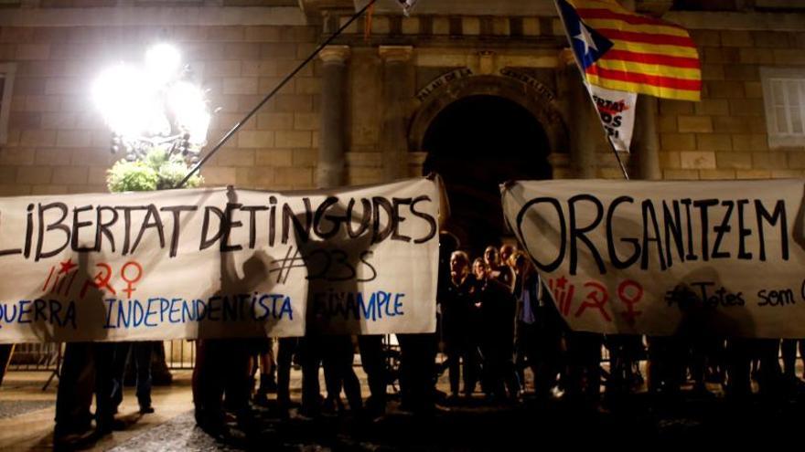 Protesta ante la Generalitat por la detención de los CDR.
