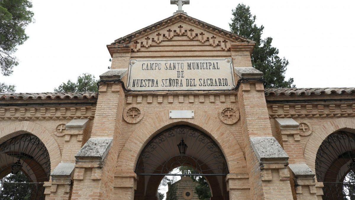 Adjudicadas las obras que permitirán recuperar 31 sepulturas en el cementerio municipal y la reparación del muro de la zona sur