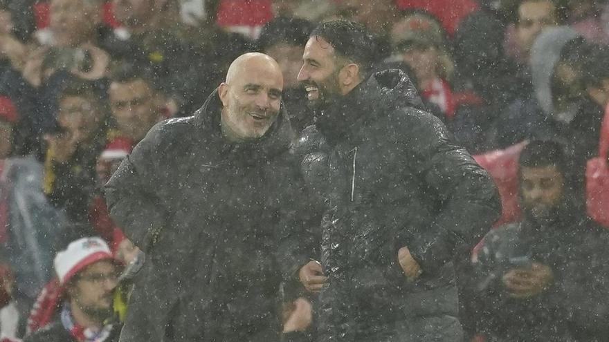 Enzo Maresca y Rúben Amorim, durante un partido entre Manchester United y Chelsea