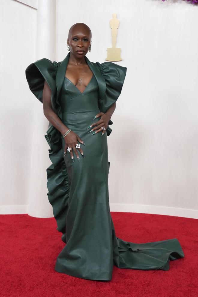 Cynthia Erivo, de Louis Vuitton, en la alfombra roja de los Premios Oscar 2024.