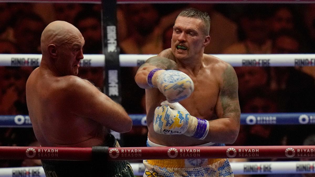 Usyk conecta un golpe a Fury el pasado 18 de mayo