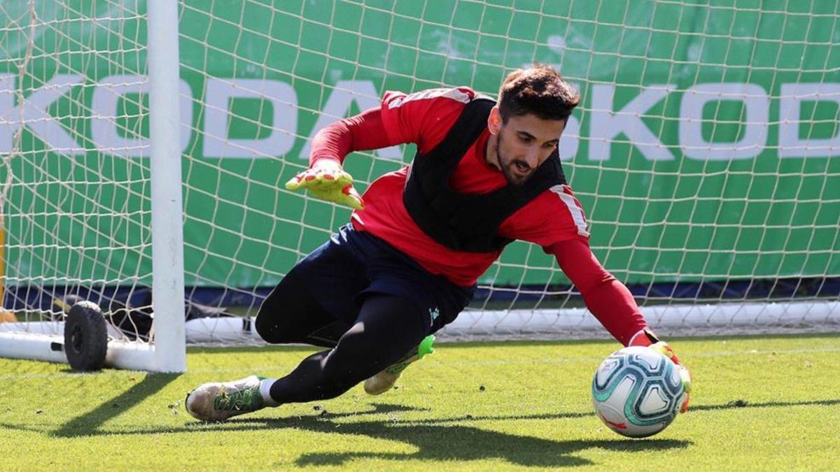 Oier Olazábal, en un entrenamiento en la Ciutat Esportiva Dani Jarque.