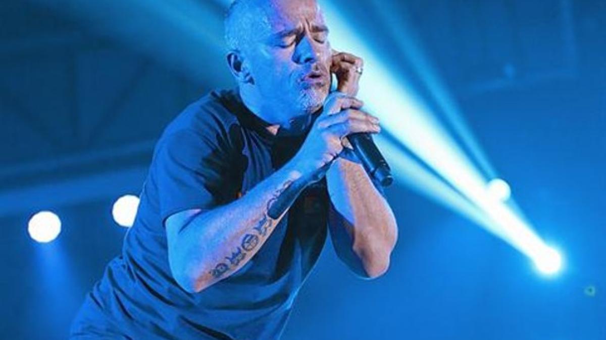 Eros Ramazzotti, en su octavo concierto en el Palau Sant Jordi, que ofreció anoche.