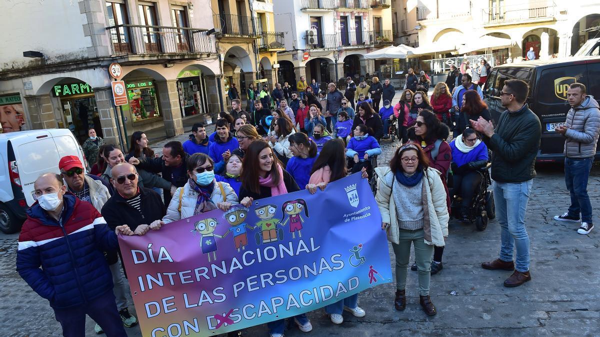 Los colectivos de la discapacidad de Plasencia 'plantan' al ayuntamiento por el impago de la subvención.