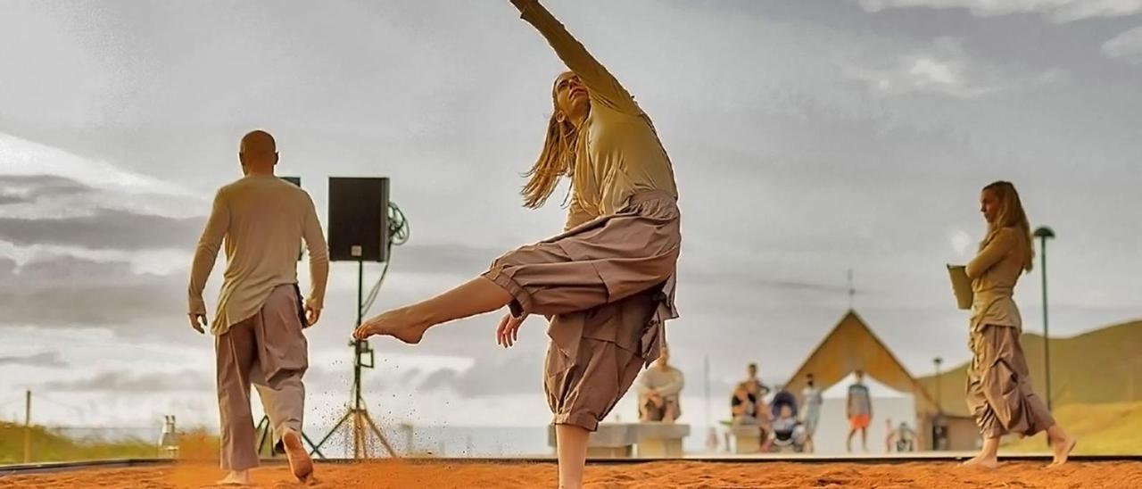 A compañía Nova Galega  de Danza, no transcurso dun dos seus espectáculos.