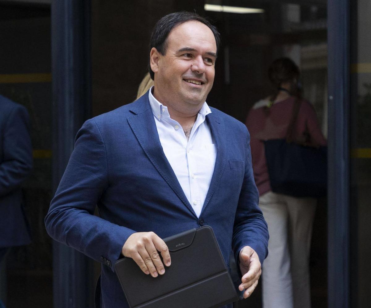 PP i Vox s’acosten per rellevar Mazón amb Pérez Llorca com a favorit