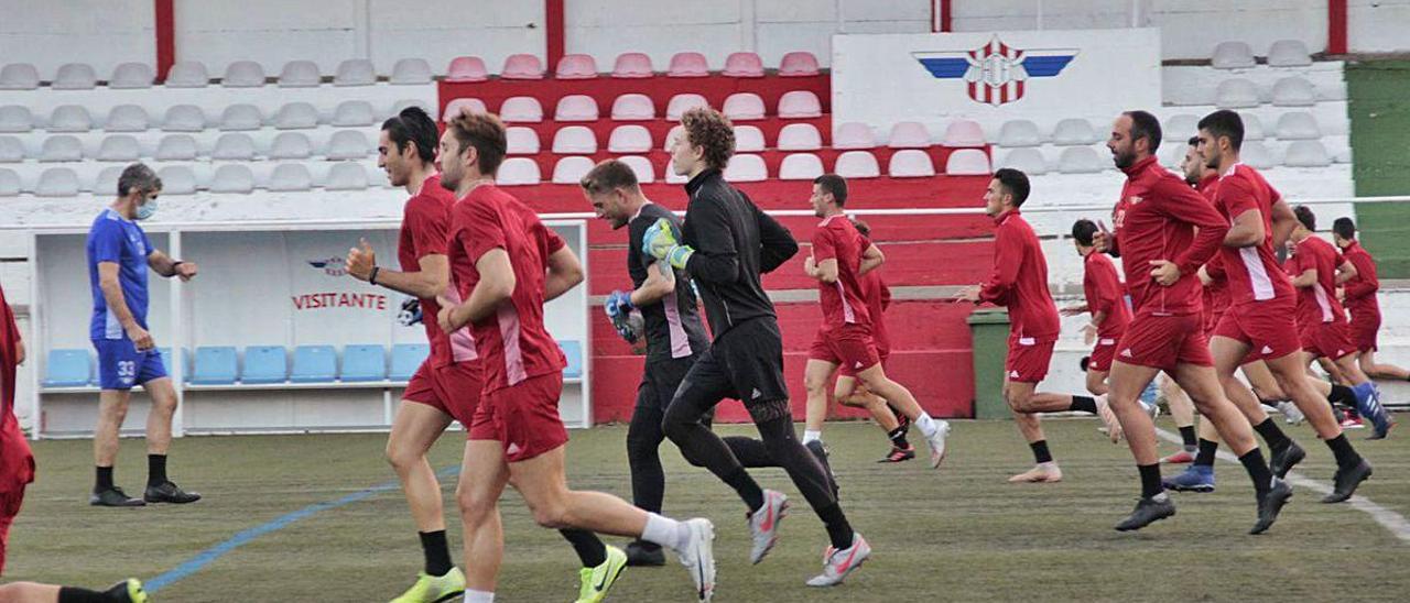 La plantilla del Alondras en un entrenamiento de esta pretemporada.