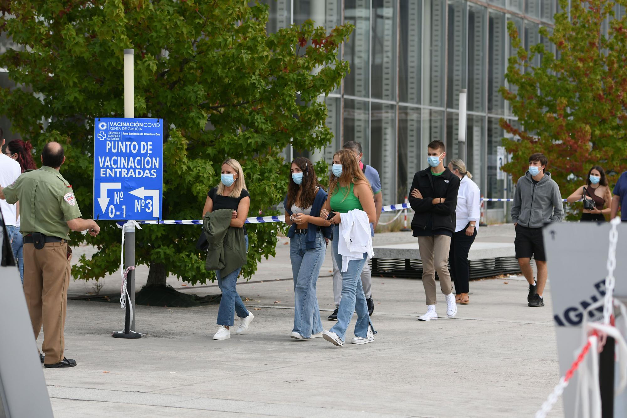 Vacunación sin cita de estudiantes y personal de los campus de Galicia