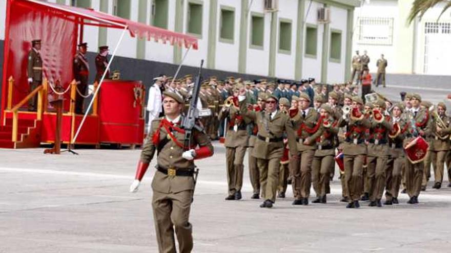 Imagen de un acto militar en el acuartelamiento del Regimiento de Infantería Soria 9. | fuselli