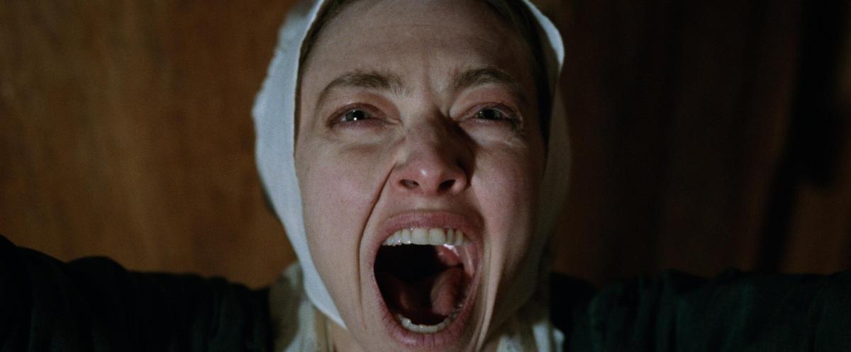 “Fue una mujer cuyos cuatro hijos murieron al nacer o al año de nacer, que transformó su trauma en una doctrina, y que convirtió esa doctrina en una forma radical de devoción”, explica Amanda Seyfried.