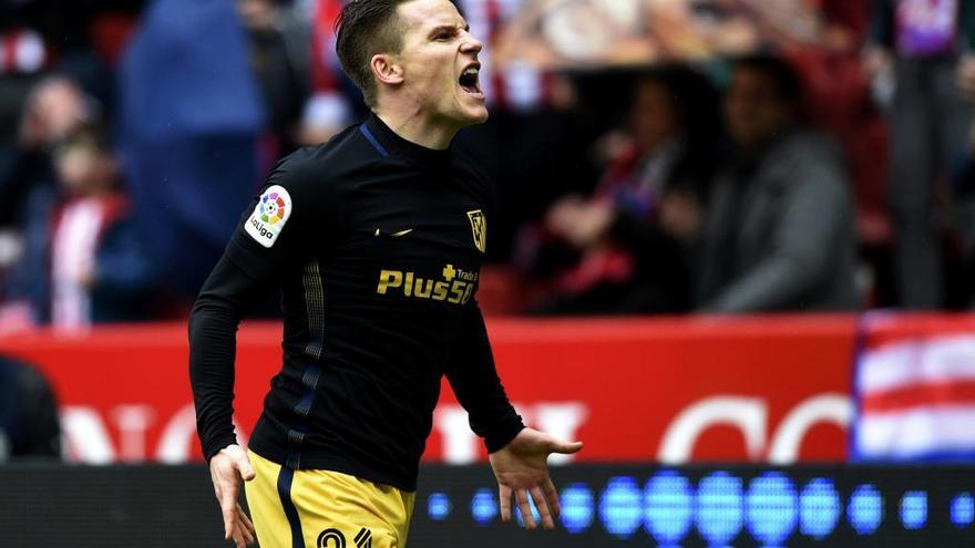 Gameiro está al caer y Zaza parte rumbo al Milan