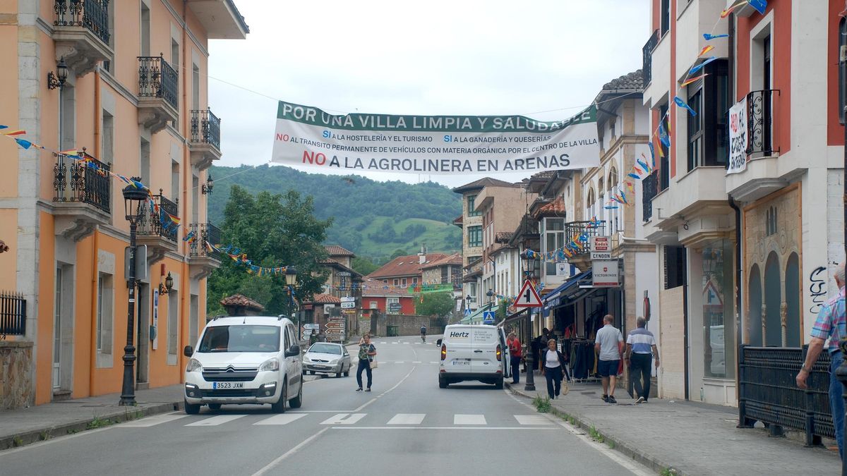 Pancartas en Arenas contra la planta de biogás