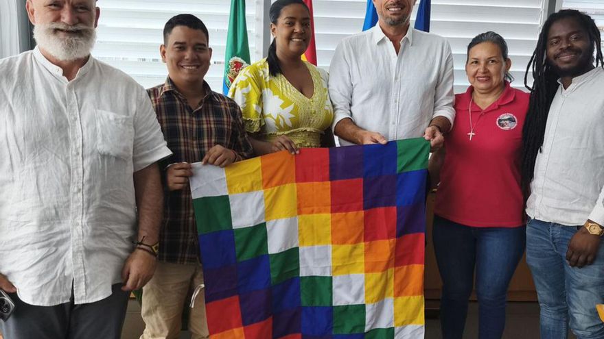 Castrillón recibe a cinco refugiados que huyen de la violencia en Colombia