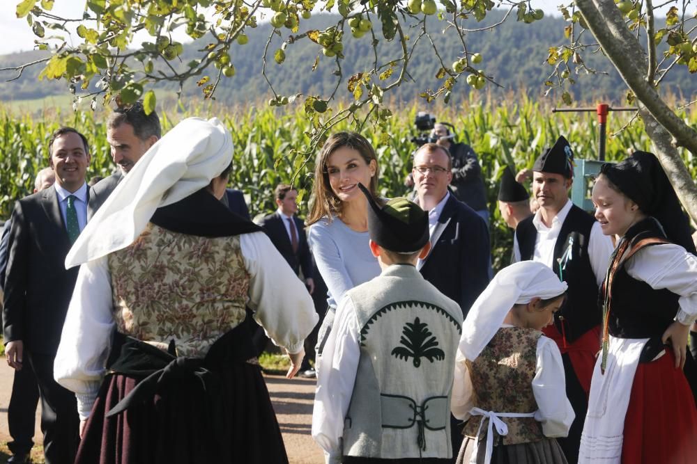 Los Reyes visitan Poreñu, Pueblo Ejemplar 2017