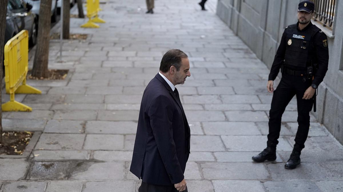 Ábalos llega al Tribunal Supremo para declarar con el riesgo de entrar en prisión