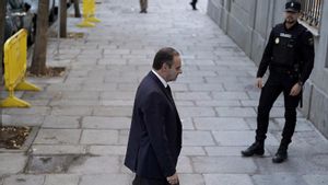 El jutge del Suprem manté en llibertat Ábalos, que va al·legar que el frau seria «deixar l’escó»