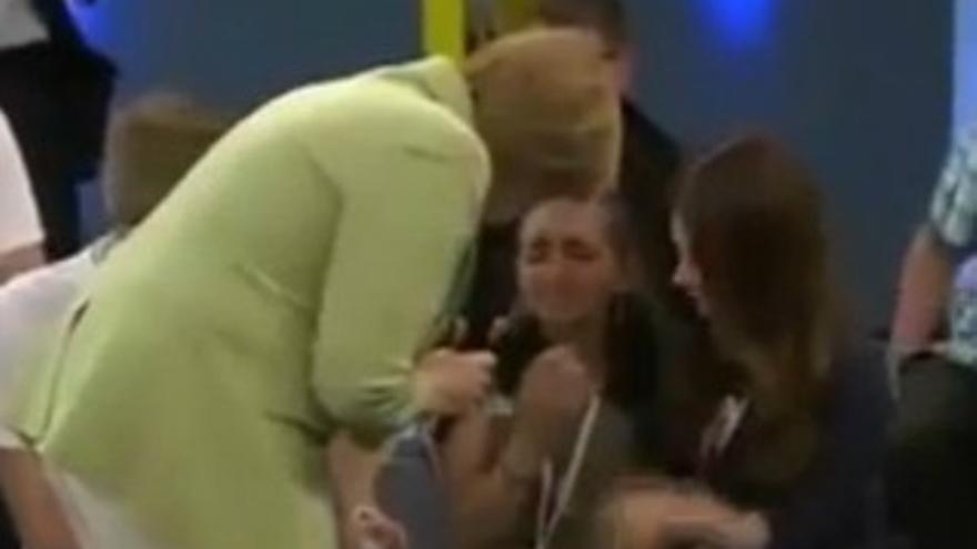 Merkel hace llorar a una niña palestina