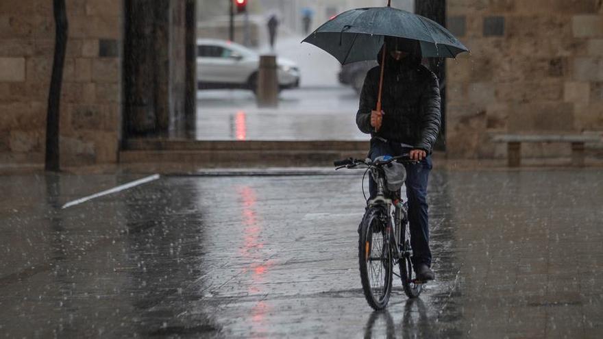 Lluvias, fuertes en el sur, y temperaturas en descenso