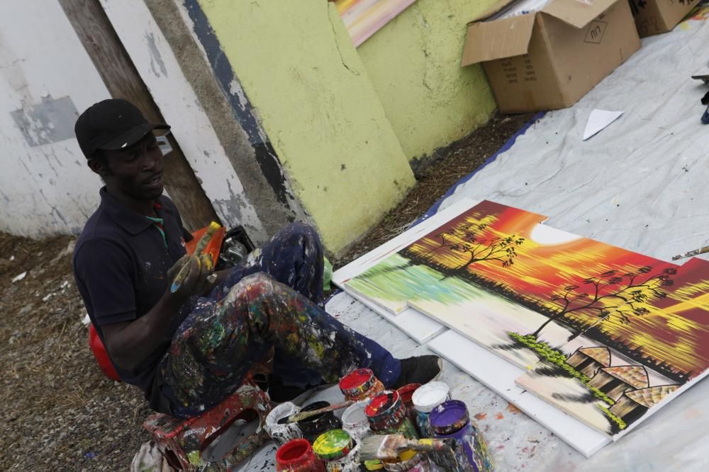 El artista senegalés Alioune Dabo en la Semana Negra