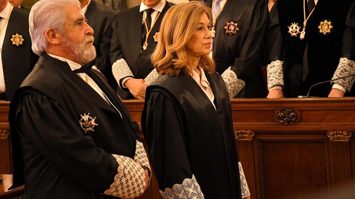 Toma de posesión de Consuelo Uris, primera magistrada murciana en el Supremo.