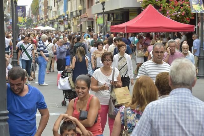 Rebajas y apertura dominical en Triana