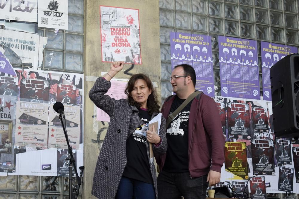 Los sindicatos minoritarios reclaman en Gijón políticas contra la precariedad