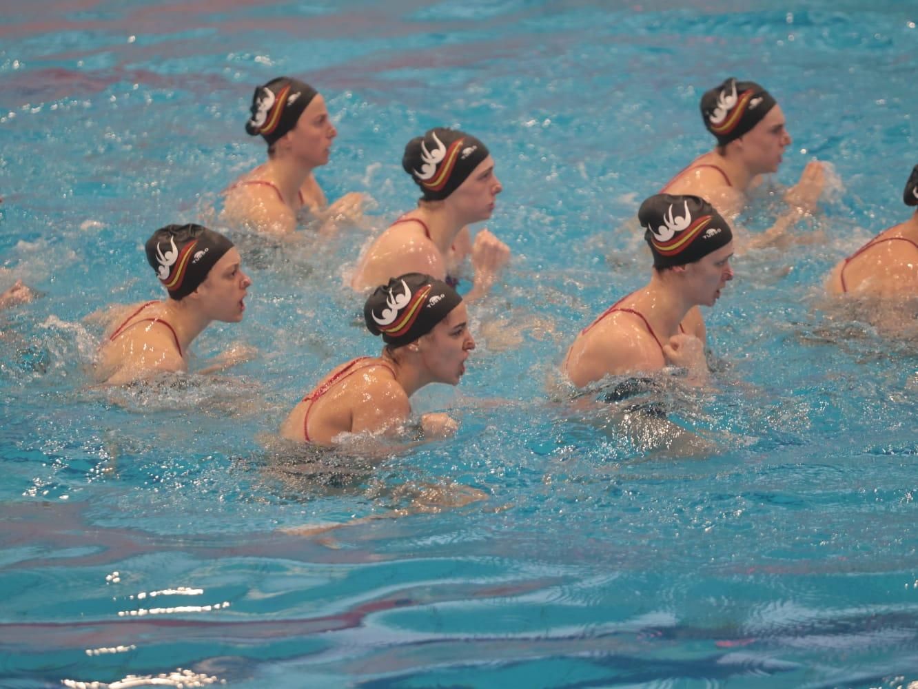 Exhibición solidaria por la dana del equipo español de natación artística