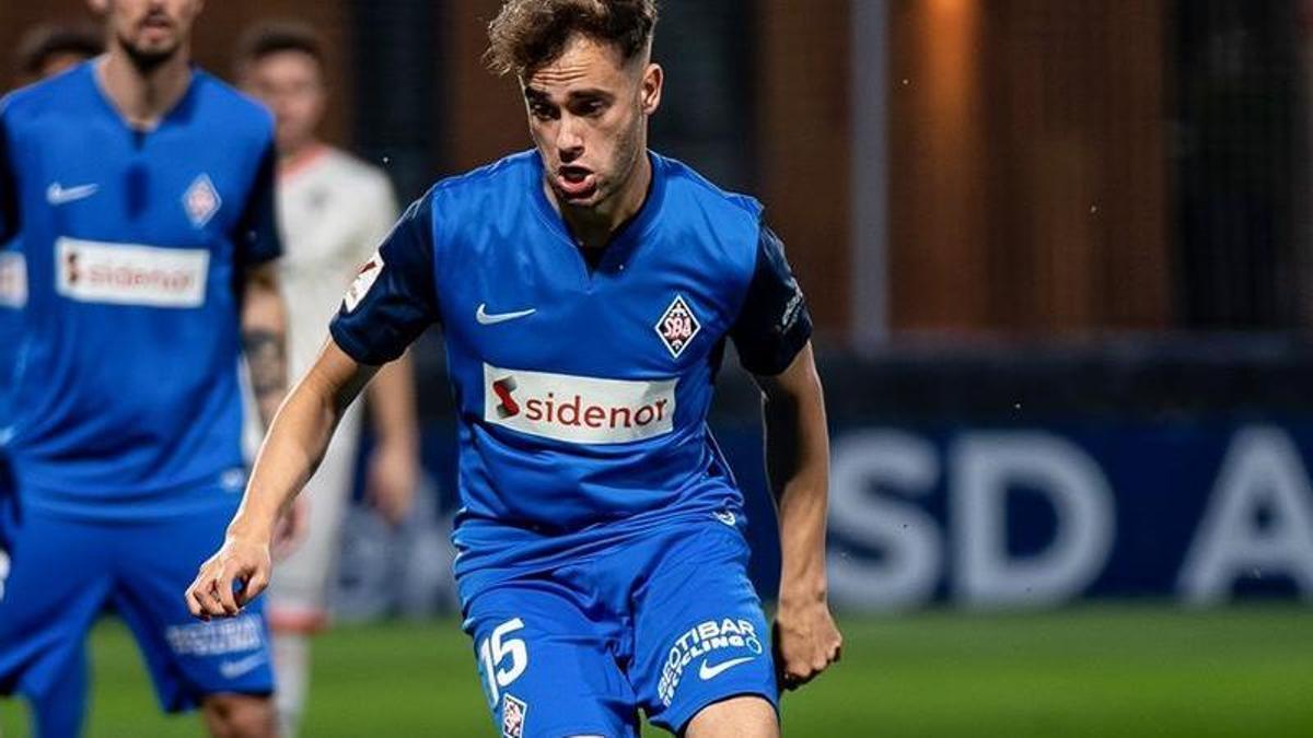 Álvaro Núñez, durante un partido de esta pasada temporada con el Amoreibeta