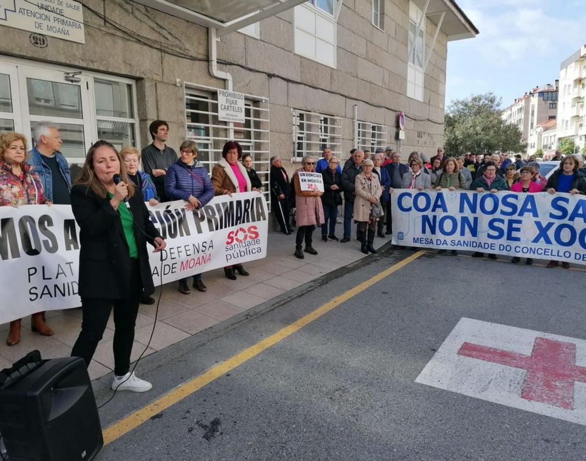 Una farmacia cerrada ayer en Moaña. |   // GONZALO NÚÑEZ