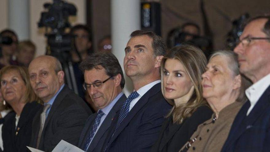 Los Príncipes celebran ocho años de casados con una visita a un centro de Cáritas en Málaga
