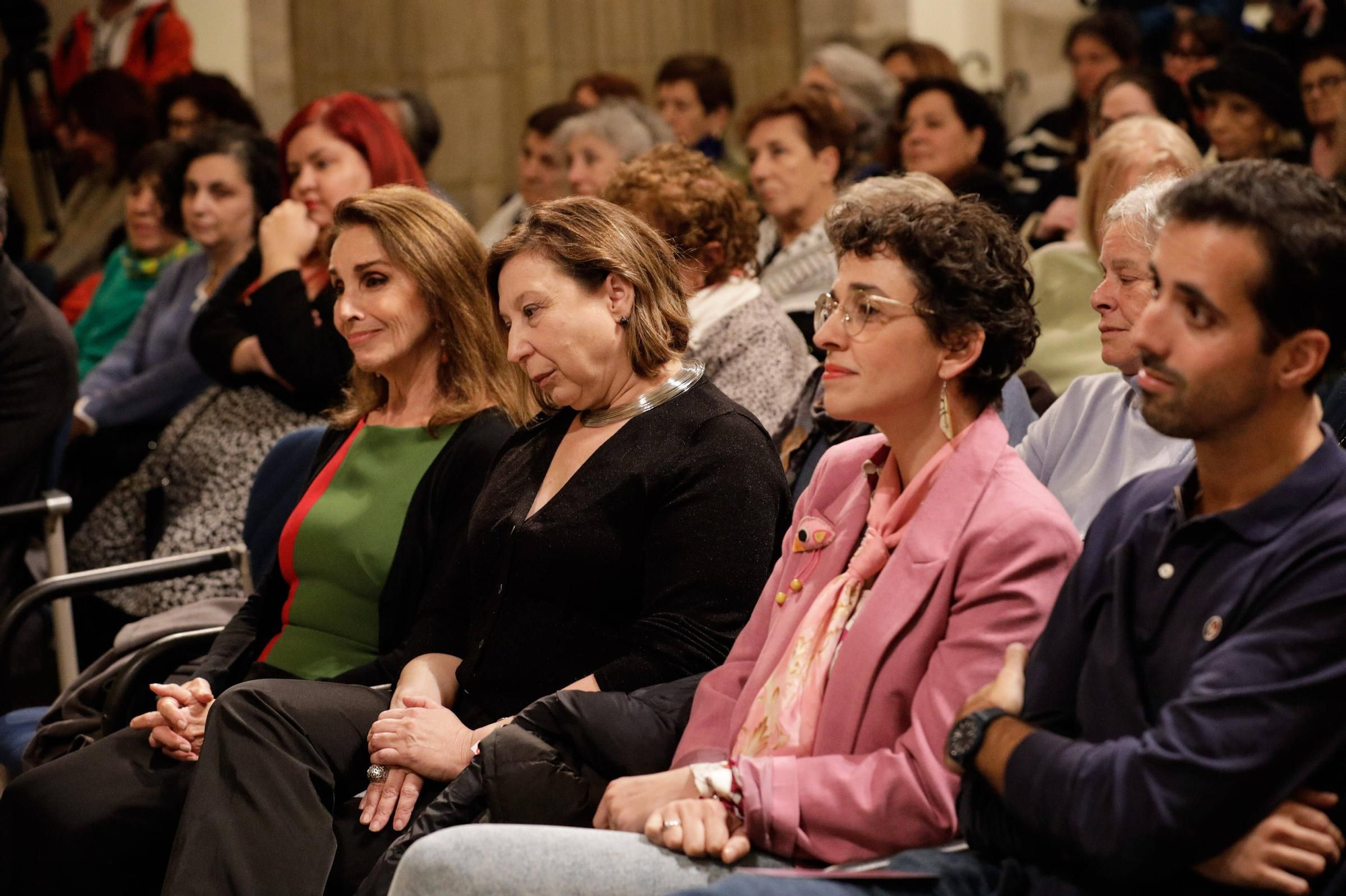 Ana Belén recibe el premio "Pasionaria" en la Colegiata (en imágenes)