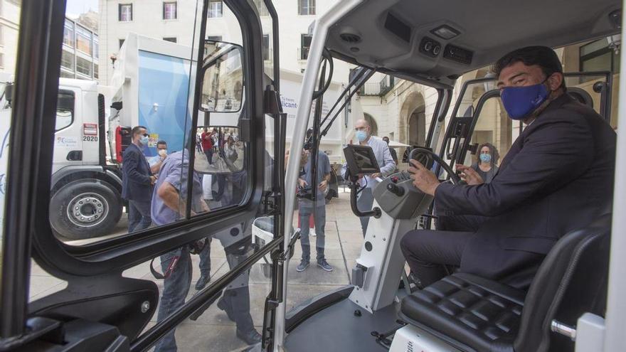 Choque entre el bipartito y los ecologistas por el futuro contrato de la limpieza y recogida de residuos de Alicante