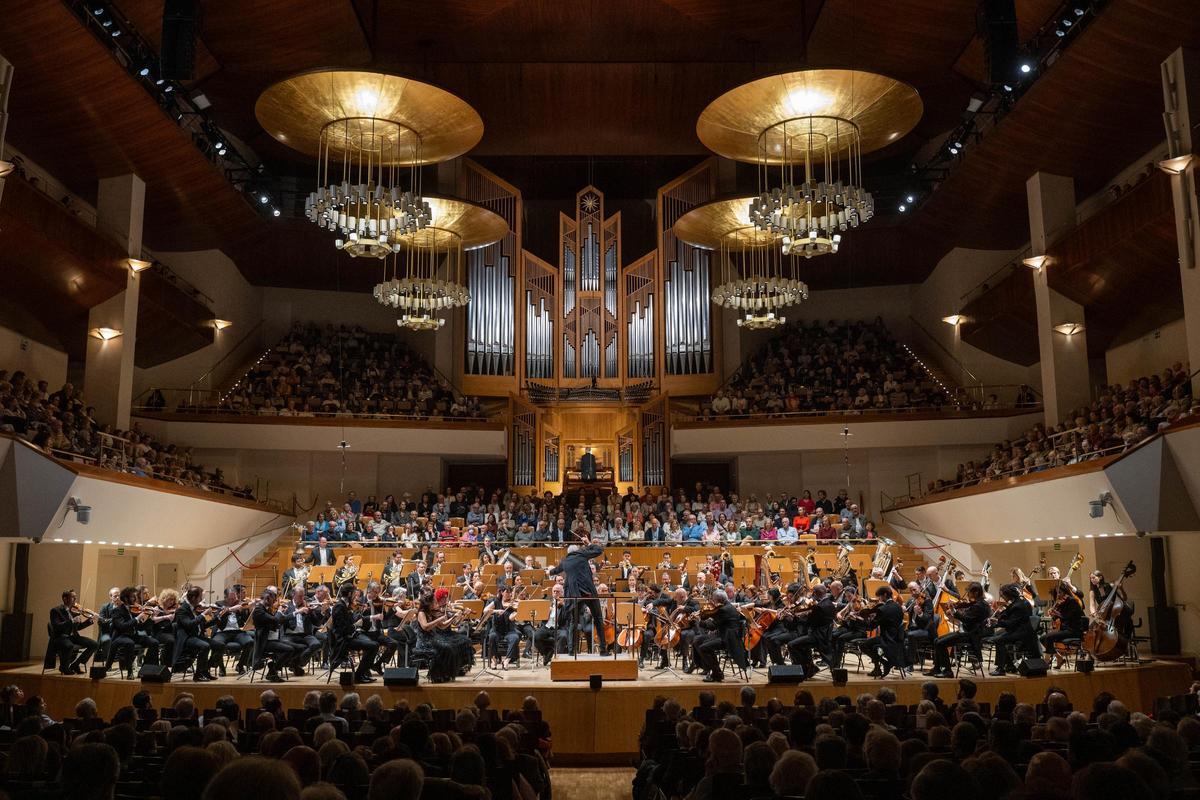 La Orquestra de València dirigida por Alexander Liebreich en Madrid.