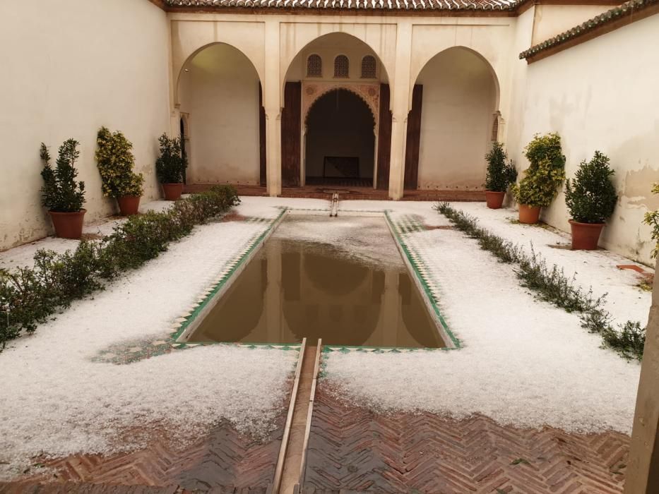 Vistas de la Alcazaba tras la granizada.