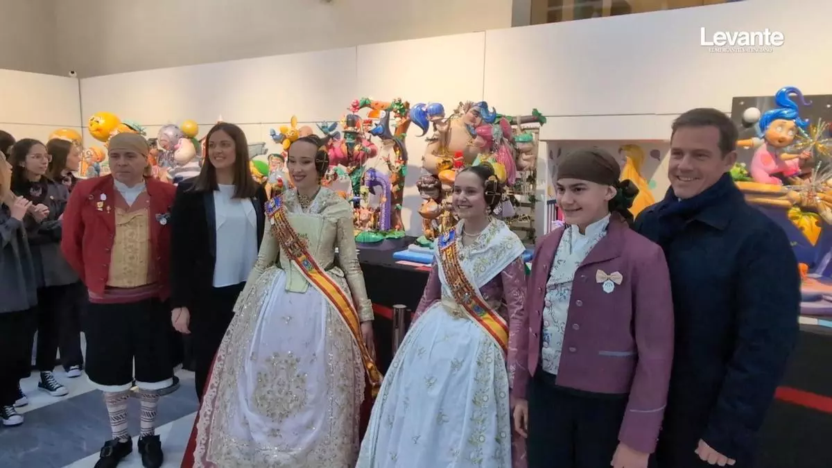 Raval y República Argentina salvan del fuego a sus ninots en las Fallas de Xàtiva