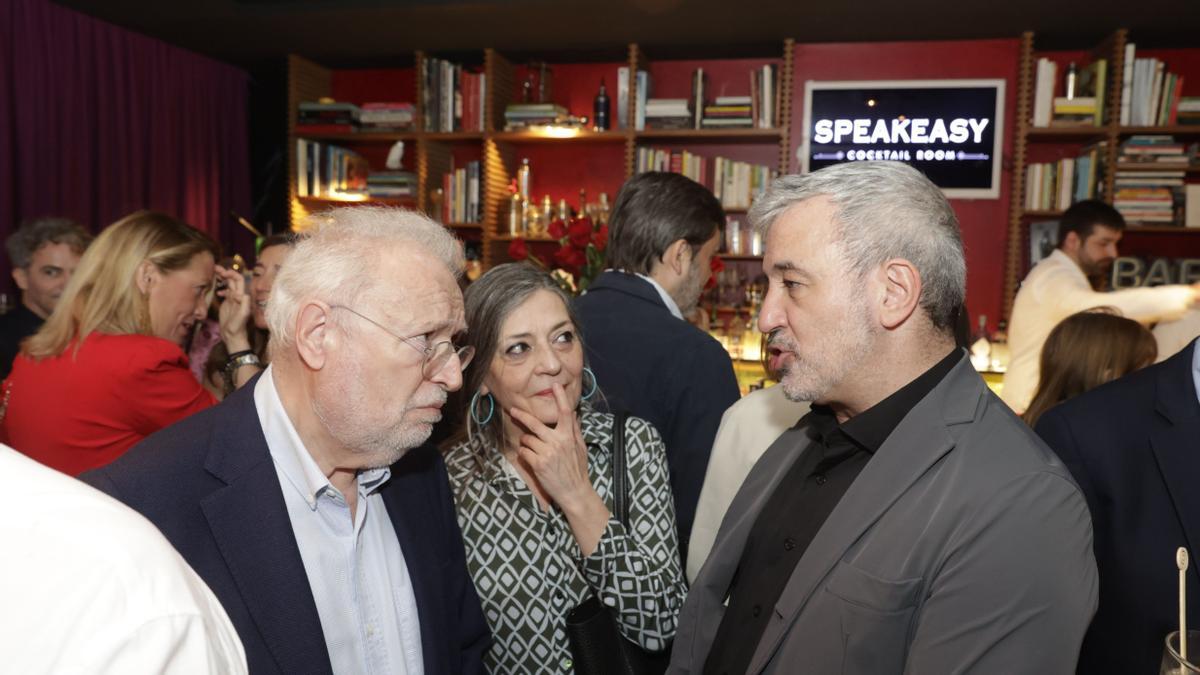 Juan Tapia, Olga Merino y Jaume Collboni en la fiesta del suplemento ’abril’ del Periódico en el Speakeasy (Dry Martini)