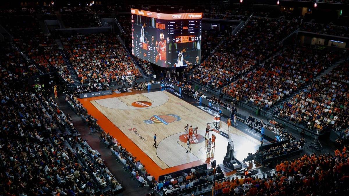 El Roig Arena, casi lleno en el día de su estreno en Euroliga con un Valencia Basket - Virtus Bolonia.