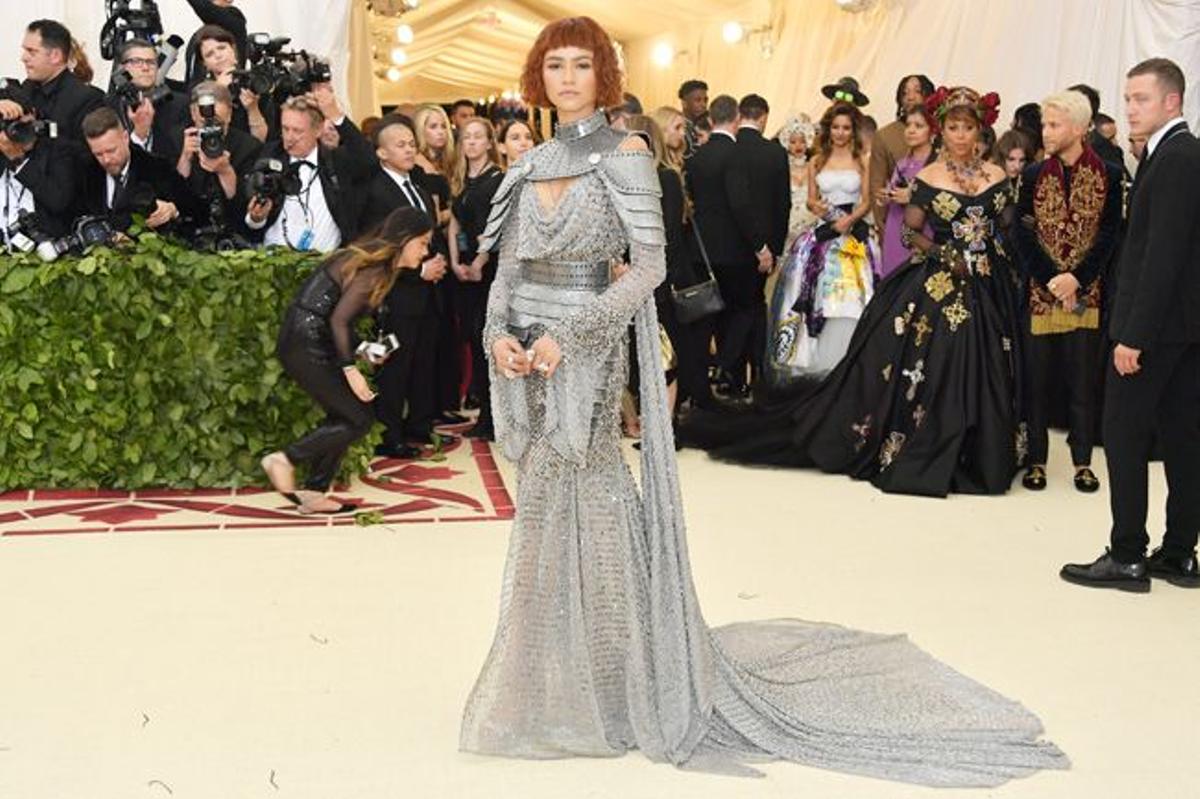 Zendaya, lista para las armas