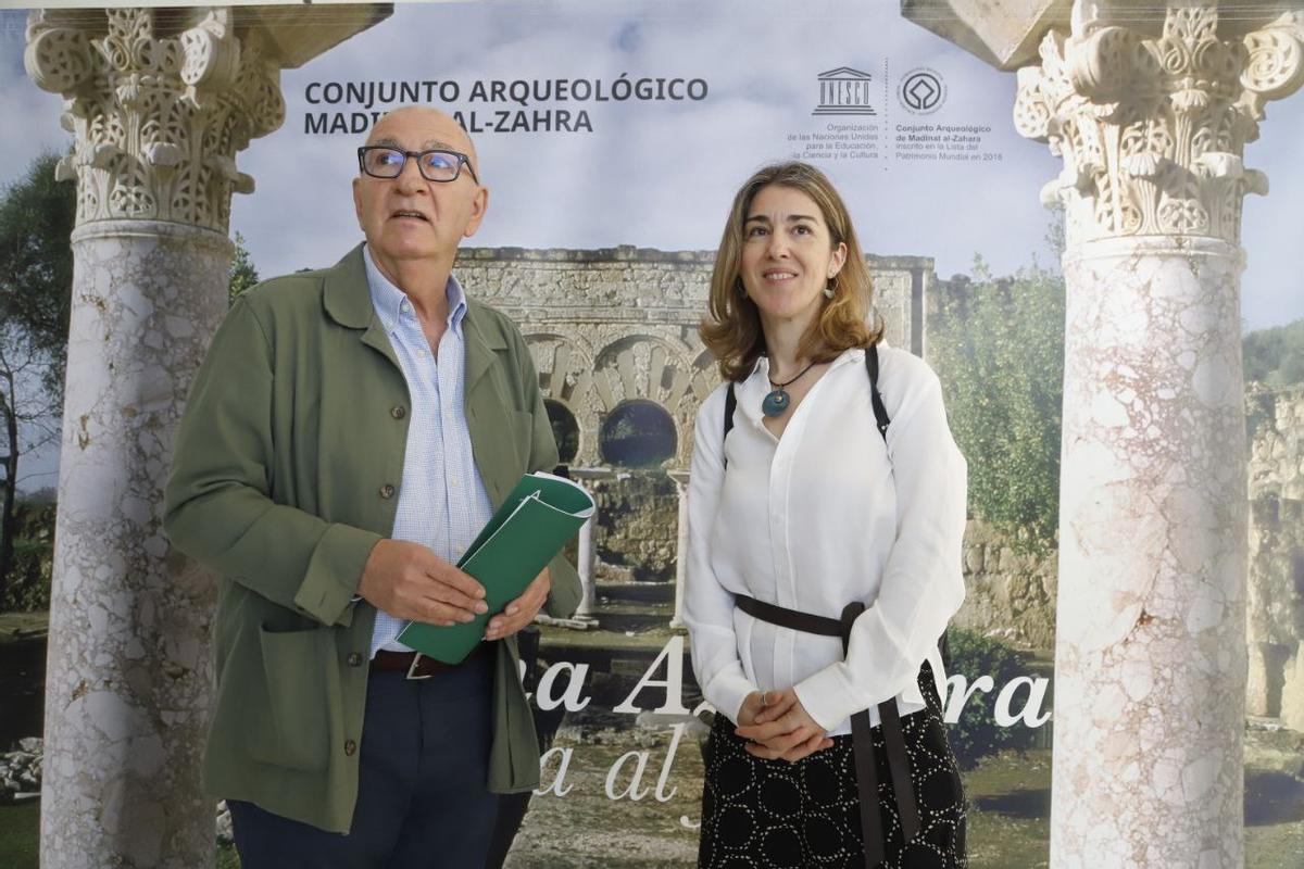 Antonio Vallejo e Inés Monteiro en la presentación del congreso, que se celebra en Medina Azahara.