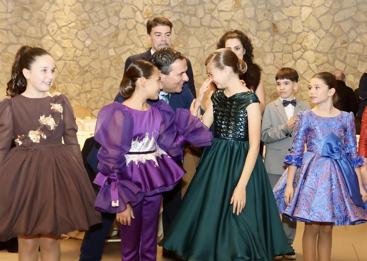 Cena infantil de Fogueres en Nadal